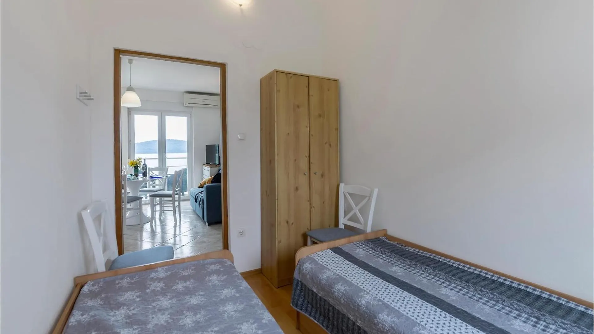 Nice Apartment In Pula With Kitchen Medulin